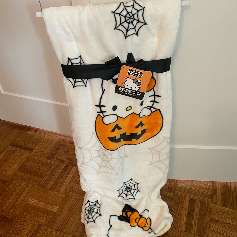 NWT Viral Hello Kitty Halloween cozy plush Blanket Halloween Blanket